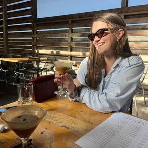 Meet your Posher, Lauren